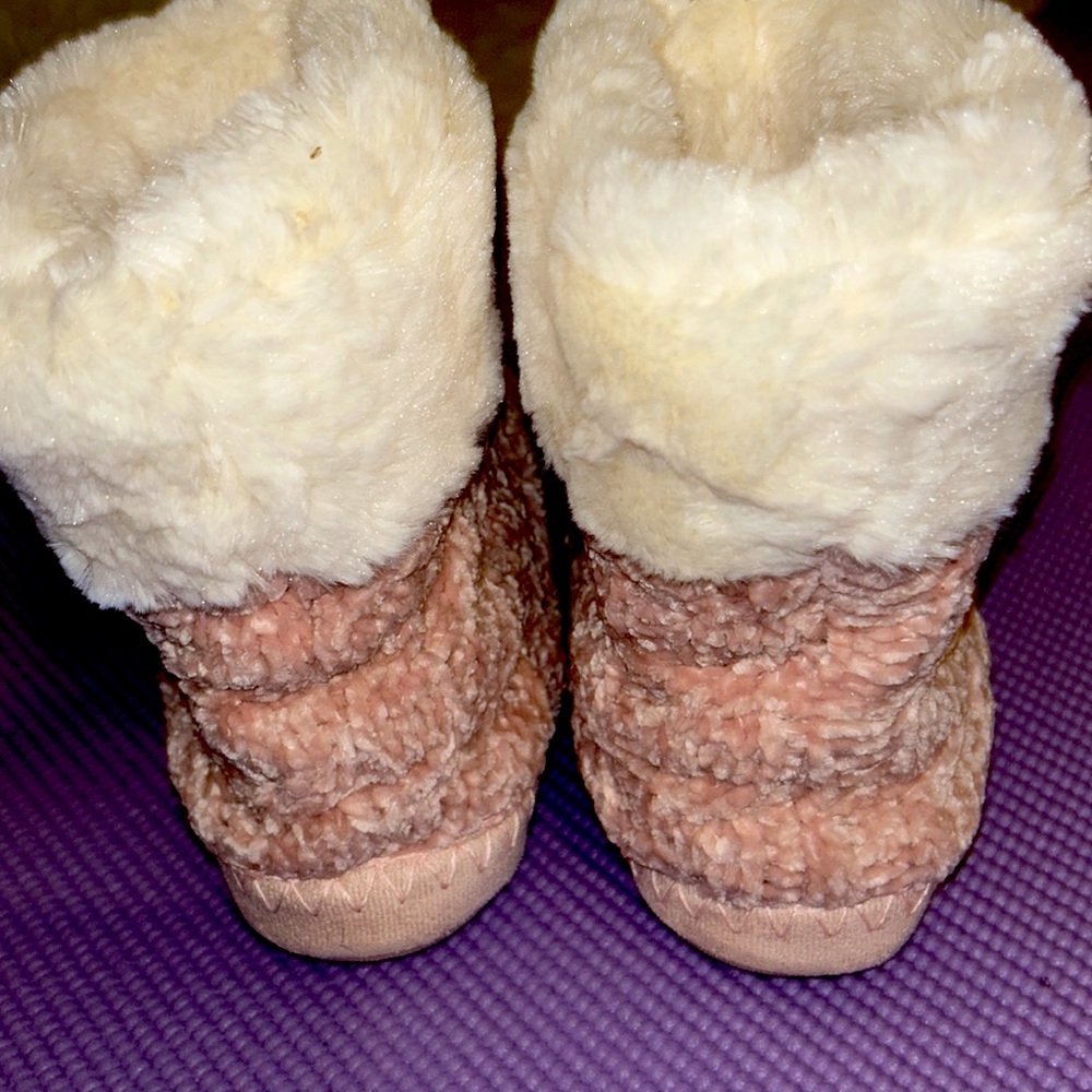 Faux Fur Slipper Booties - Picture 2 of 5